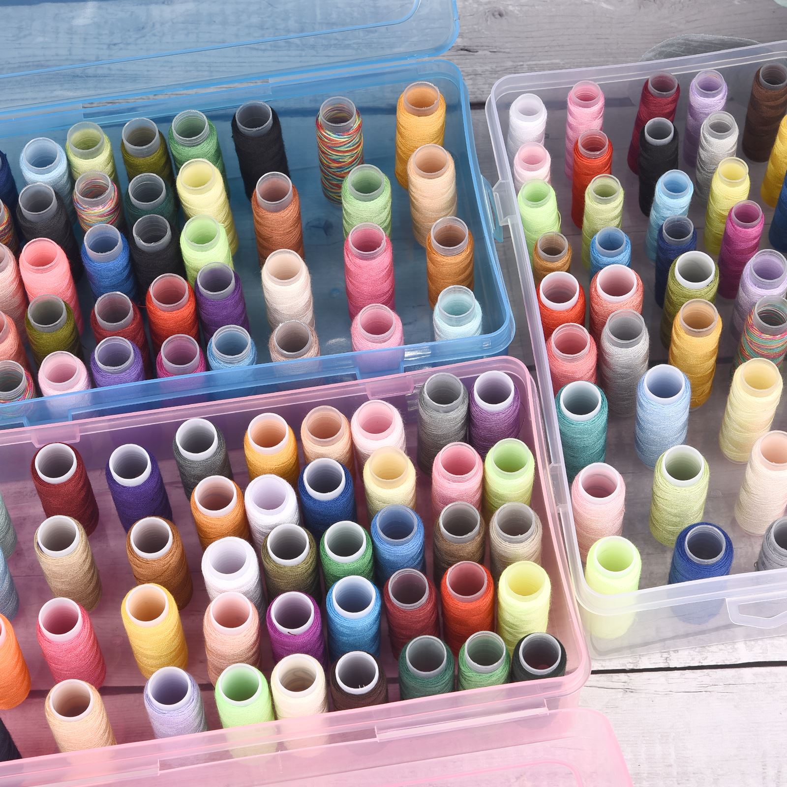 Boîte de fils à coudre 42 axes - Bobbin Organizer Box avis et prix